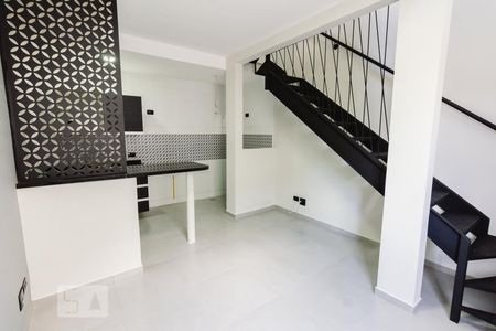 Sala de casa de condomínio para alugar com 1 quarto, 40m² em Vila Guaca, São Paulo