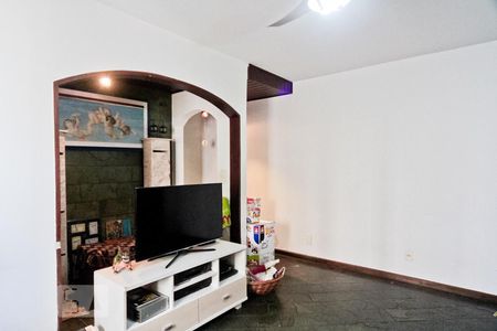 Sala de TV de casa à venda com 3 quartos, 205m² em Vila Santa Maria, São Paulo
