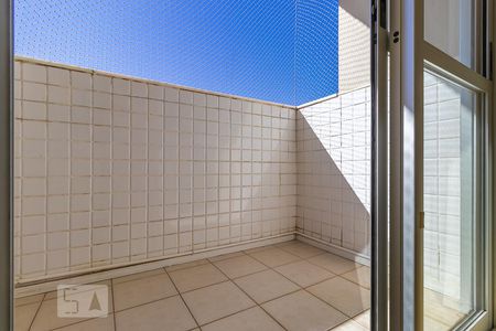 Sacada de apartamento à venda com 3 quartos, 101m² em Vila Brandina, Campinas