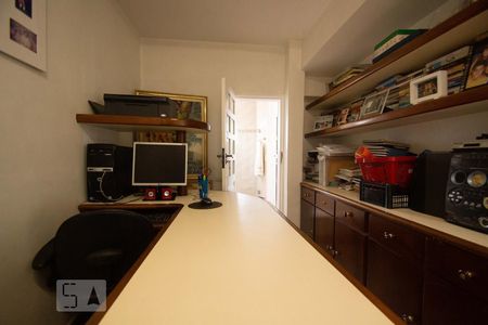 Apartamento à venda com 317m², 4 quartos e 3 vagas Apartamento à venda com 317m², 4 quartos e 3 vagasCobertura