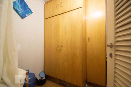 Apartamento à venda com 317m², 4 quartos e 3 vagas Apartamento à venda com 317m², 4 quartos e 3 vagasÁrea de Serviço