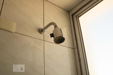 Apartamento à venda com 317m², 4 quartos e 3 vagas Apartamento à venda com 317m², 4 quartos e 3 vagasChuveiro (Quarto 3)