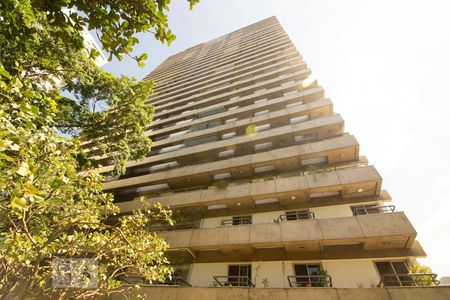 Apartamento à venda com 317m², 4 quartos e 3 vagas Apartamento à venda com 317m², 4 quartos e 3 vagasFachada