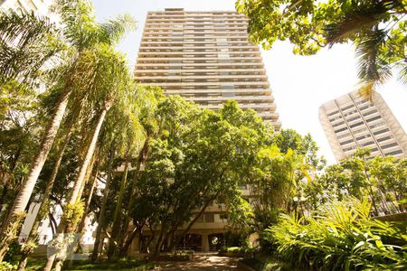 Apartamento à venda com 317m², 4 quartos e 3 vagas Apartamento à venda com 317m², 4 quartos e 3 vagasFachada