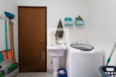 Casa à venda com 220m², 3 quartos e 2 vagas Casa à venda com 220m², 3 quartos e 2 vagasQuarto de Serviço