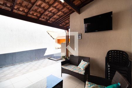 Casa à venda com 220m², 3 quartos e 2 vagas Casa à venda com 220m², 3 quartos e 2 vagasChurrasqueira