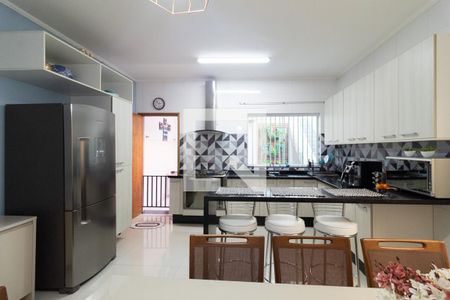 Casa à venda com 220m², 3 quartos e 2 vagas Casa à venda com 220m², 3 quartos e 2 vagasCozinha