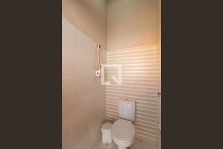 Casa à venda com 220m², 3 quartos e 2 vagas Casa à venda com 220m², 3 quartos e 2 vagasBanheiro da Churrasqueira