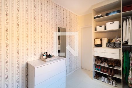 Casa à venda com 220m², 3 quartos e 2 vagas Casa à venda com 220m², 3 quartos e 2 vagasCloset da suíte