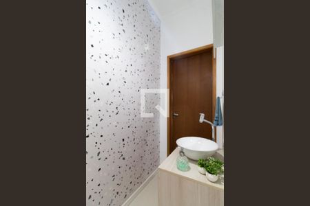 Casa à venda com 220m², 3 quartos e 2 vagas Casa à venda com 220m², 3 quartos e 2 vagasLavabo