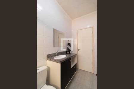 Casa à venda com 220m², 3 quartos e 2 vagas Casa à venda com 220m², 3 quartos e 2 vagasBanheiro