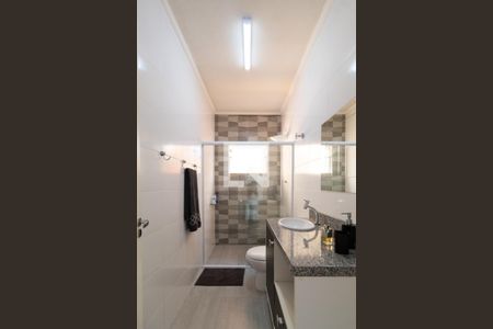 Casa à venda com 220m², 3 quartos e 2 vagas Casa à venda com 220m², 3 quartos e 2 vagasBanheiro