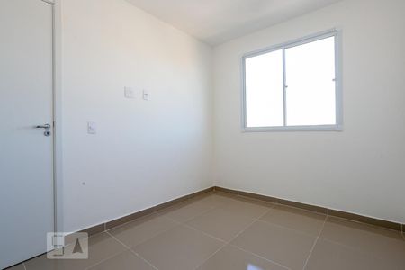 Quarto 1 de apartamento para alugar com 2 quartos, 41m² em Vila Zat, São Paulo