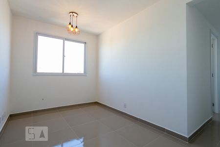 Sala de apartamento para alugar com 2 quartos, 41m² em Vila Zat, São Paulo