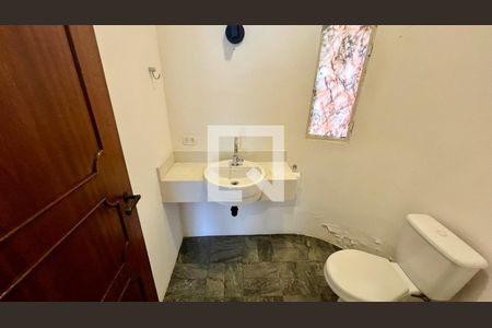 Lavabo de casa à venda com 3 quartos, 300m² em Alto de Pinheiros, São Paulo