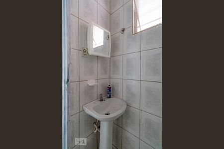 Banheiro de casa para alugar com 2 quartos, 60m² em Cachoeirinha, Belo Horizonte