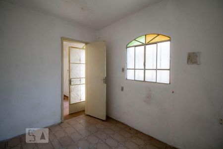 Quarto de casa para alugar com 2 quartos, 360m² em Cachoeirinha, Belo Horizonte