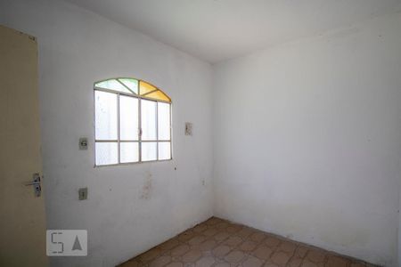 Quarto de casa para alugar com 2 quartos, 360m² em Cachoeirinha, Belo Horizonte