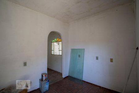 Sala de casa para alugar com 2 quartos, 360m² em Cachoeirinha, Belo Horizonte