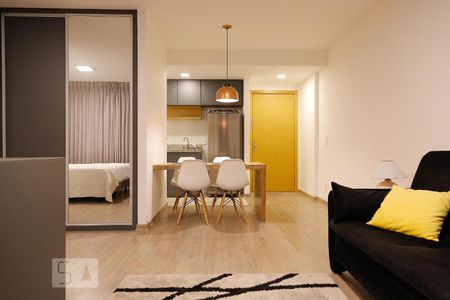 Sala de apartamento para alugar com 1 quarto, 45m² em Petrópolis, Porto Alegre