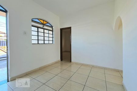 Sala de casa para alugar com 3 quartos, 120m² em Serrano, Belo Horizonte