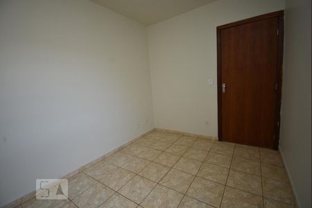 Quarto 1 de apartamento para alugar com 2 quartos, 50m² em Samambaia Norte (samambaia), Brasília