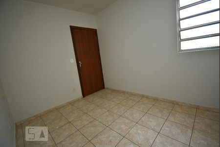 Quarto 1 de apartamento para alugar com 2 quartos, 50m² em Samambaia Norte (samambaia), Brasília