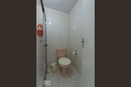 Banheiro de apartamento para alugar com 2 quartos, 56m² em Humaitá, Porto Alegre