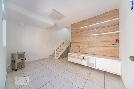 Sala de casa de condomínio para alugar com 2 quartos, 87m² em Jardim Stella, Santo André