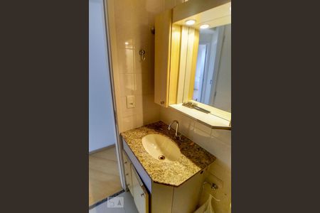 Apartamento à venda com 69m², 3 quartos e 2 vagas Apartamento à venda com 69m², 3 quartos e 2 vagasBanheiro Social