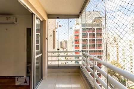 Varanda de apartamento para alugar com 2 quartos, 70m² em Indianópolis, São Paulo