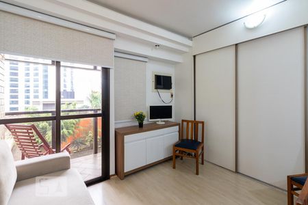 Sala de apartamento para alugar com 1 quarto, 38m² em Indianópolis, São Paulo