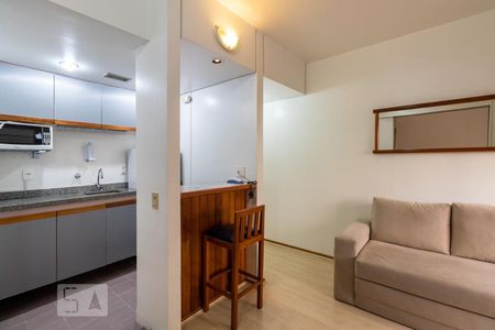 Sala de apartamento para alugar com 1 quarto, 38m² em Indianópolis, São Paulo