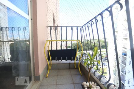 Sacada de apartamento à venda com 2 quartos, 59m² em Umuarama, Osasco