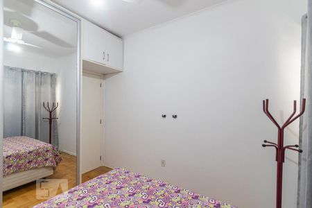 Quarto 1 de apartamento para alugar com 2 quartos, 72m² em Rio Branco, Porto Alegre