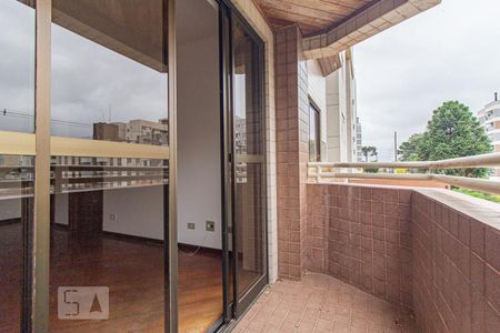 Sacada de apartamento para alugar com 1 quarto, 48m² em Vila Izabel, Curitiba