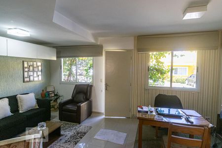 Sala de casa de condomínio para alugar com 4 quartos, 100m² em Vila Carrão, São Paulo