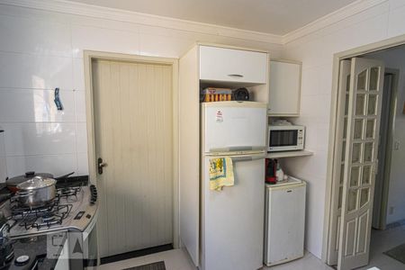 Cozinha de casa de condomínio à venda com 4 quartos, 100m² em Vila Carrão, São Paulo