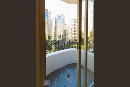 Sacada de apartamento para alugar com 1 quarto, 44m² em Itaim Bibi, São Paulo