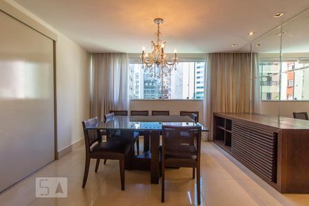 Sala de apartamento à venda com 2 quartos, 75m² em Lourdes, Belo Horizonte