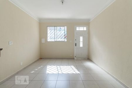 Sala de casa de condomínio para alugar com 2 quartos, 85m² em Vila Prudente, São Paulo