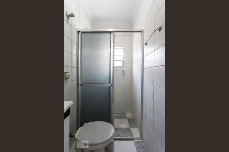 Banheiro de casa para alugar com 1 quarto, 50m² em Chácara Mafalda, São Paulo