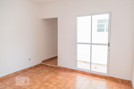 Sala de casa para alugar com 2 quartos, 80m² em Vila Santa Virginia, São Paulo