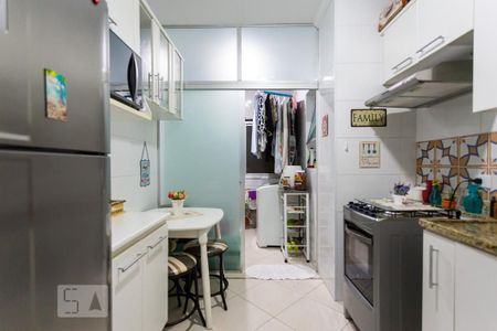 Apartamento à venda com 59m², 2 quartos e 2 vagas Apartamento à venda com 59m², 2 quartos e 2 vagasCozinha