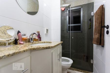 Apartamento à venda com 59m², 2 quartos e 2 vagas Apartamento à venda com 59m², 2 quartos e 2 vagasBanheiro da Suite
