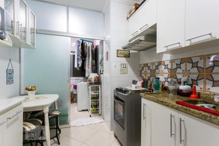 Apartamento à venda com 59m², 2 quartos e 2 vagas Apartamento à venda com 59m², 2 quartos e 2 vagasCozinha