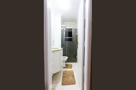 Apartamento à venda com 59m², 2 quartos e 2 vagas Apartamento à venda com 59m², 2 quartos e 2 vagasBanheiro da Suite