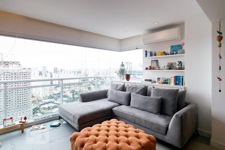 Sala TV de apartamento à venda com 2 quartos, 94m² em Jardim das Acácias, São Paulo