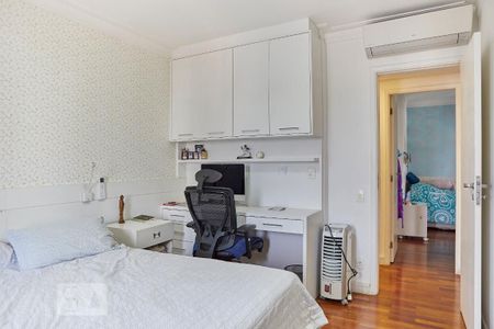 Suite 1 de apartamento para alugar com 4 quartos, 175m² em Vila Romana, São Paulo