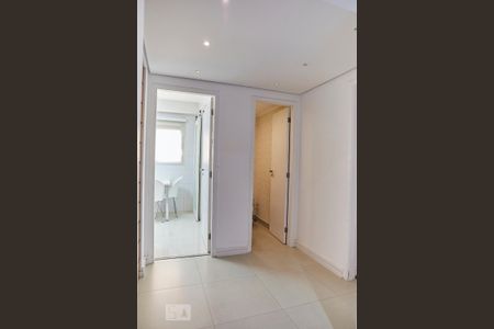 Hall de apartamento para alugar com 4 quartos, 175m² em Vila Romana, São Paulo